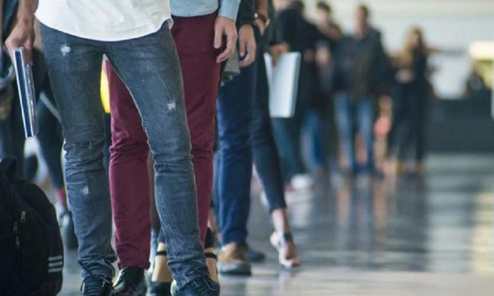 Eurostat: Μείωση κατά 4,2 μονάδες η ανεργία στην Ελλάδα τον Απρίλιο